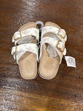 The Children's Place White Floral Slide Sandals Girl's Shoes  sz 13  NWT NEW
